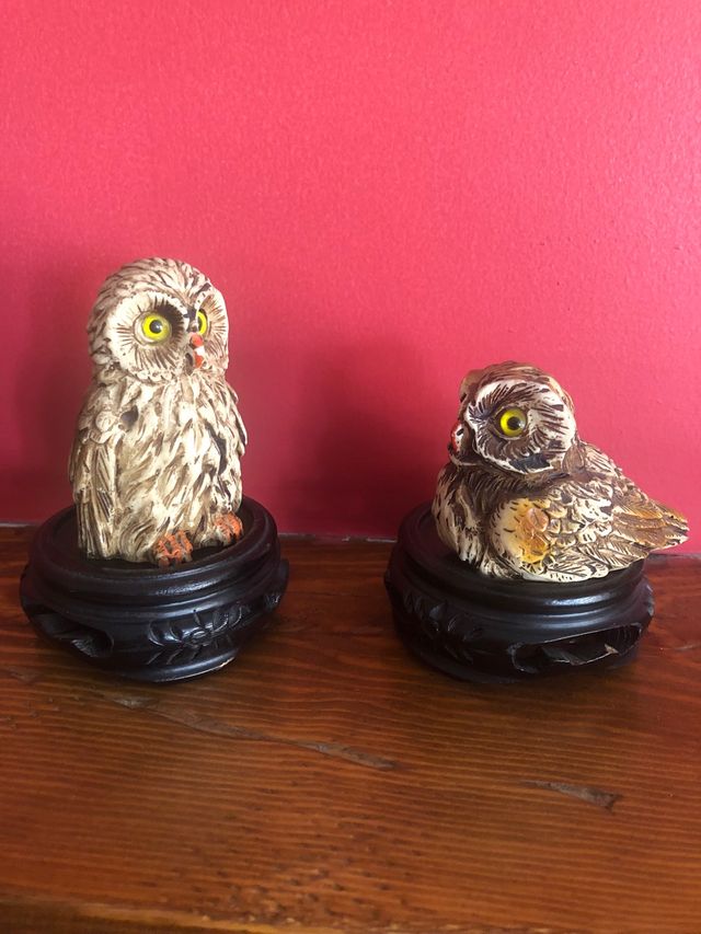 PAREJA DE BUOS DE RESINA + 2 PEANAS TROQUELADAS