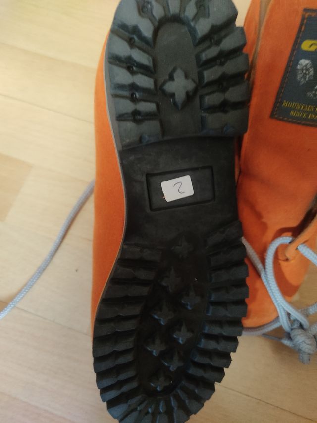 Zapatillas Montaña. Nuevas. Glob. Talla41