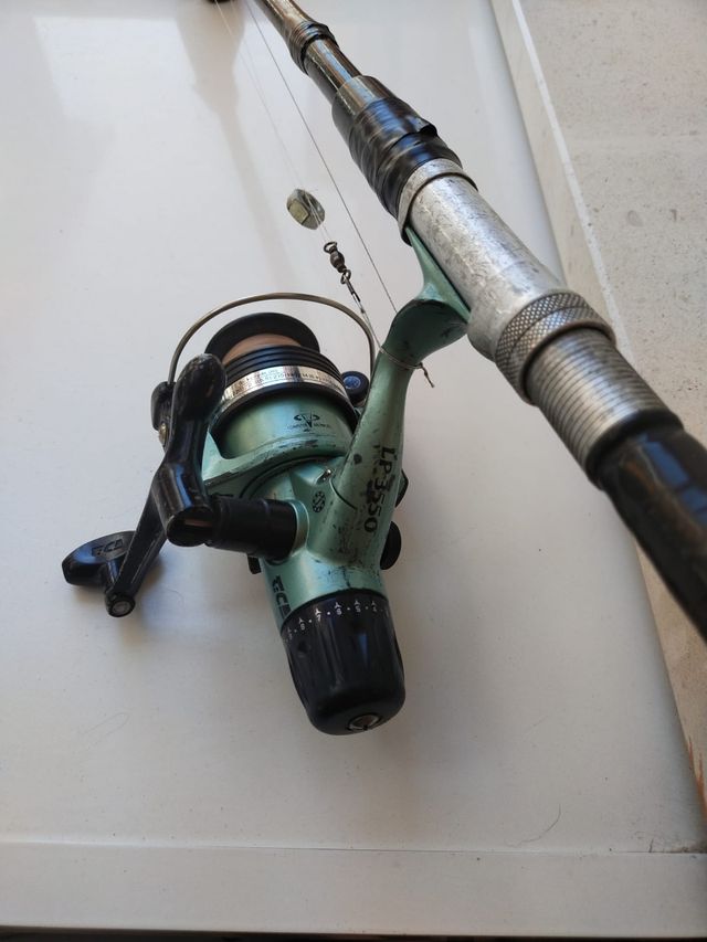 caña de pesca con carrete