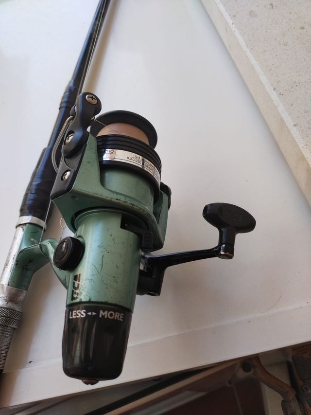 caña de pesca con carrete