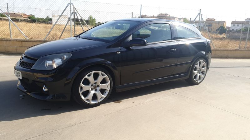 Opel Astra 2006 - foto 1