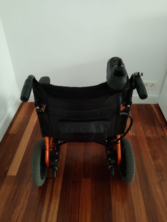 Silla de ruedas eléctrica plegable Martinika de segunda mano por 1.200