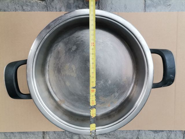 Olla AMC 27 cm diametro.