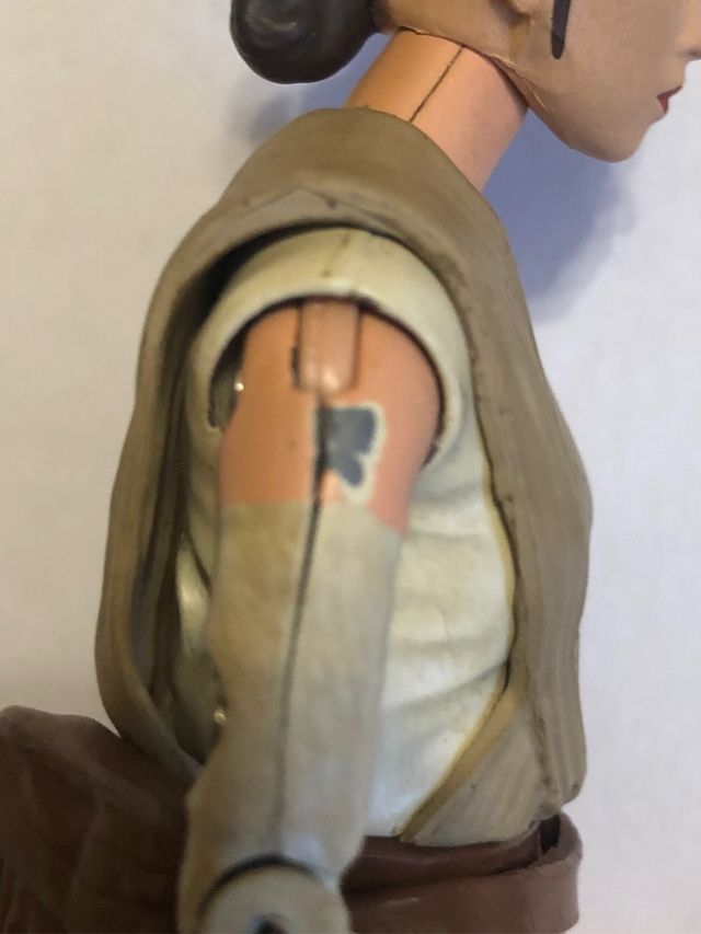 Starwars figura articuladq Rey black series loose.