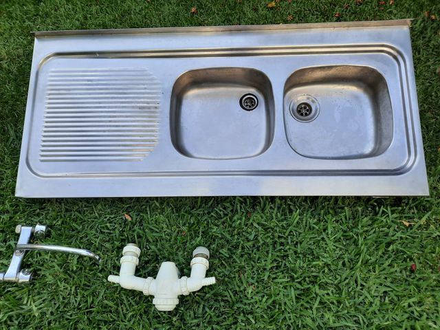 fregadero dos senos y escurridor