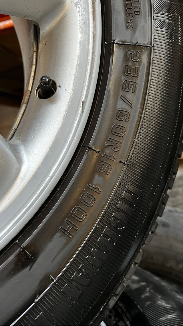 Cubiertas y llantas de Tucson 235/60R16