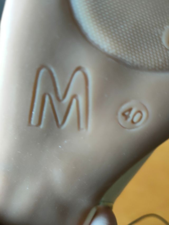 tacones marca Montesinos