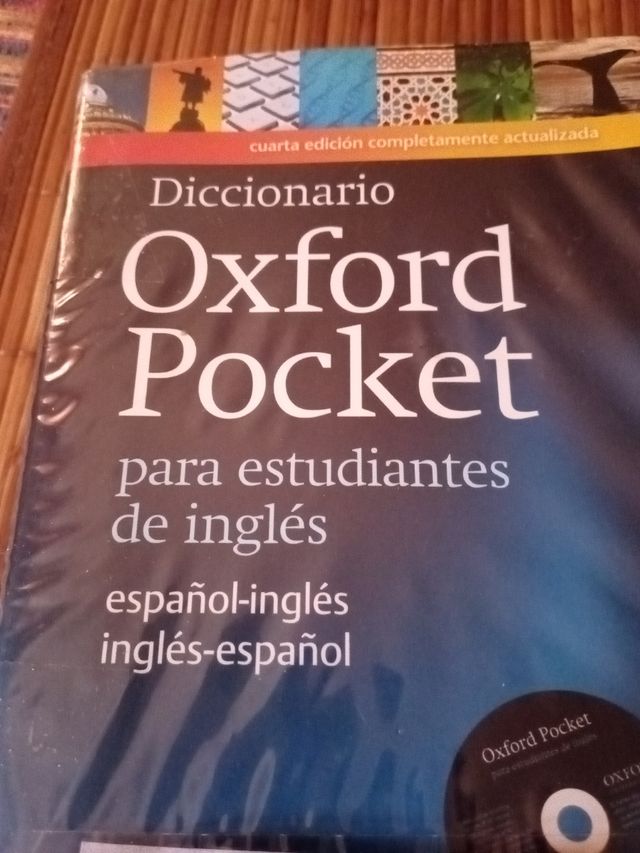 Diccionario Oxford Pocket para estudiantes inglés.