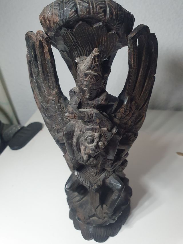 Vishnu y Garuda, mediados del siglo XX, madera