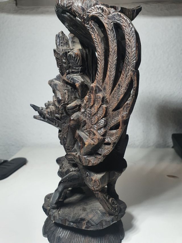 Vishnu y Garuda, mediados del siglo XX, madera