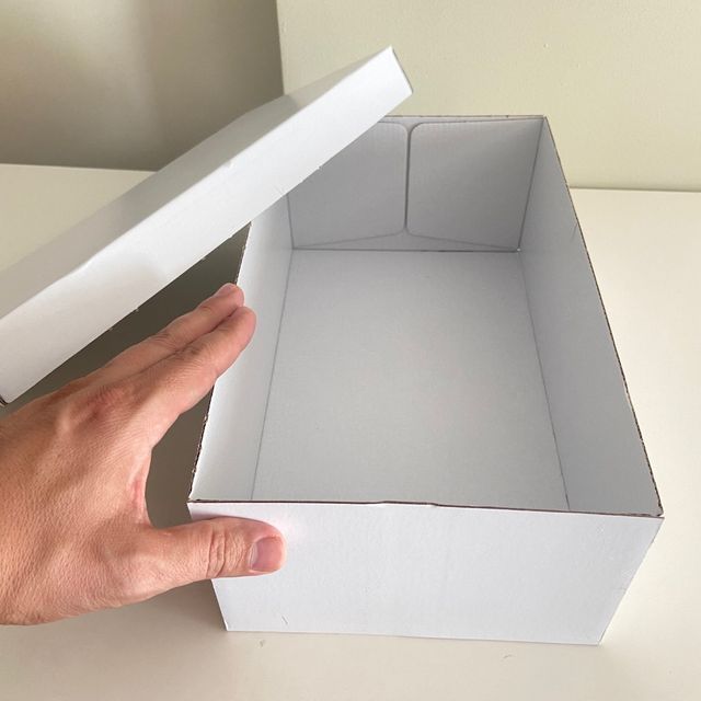 Caja blanca de zapatos  28x16x10 cm (LxAxh)