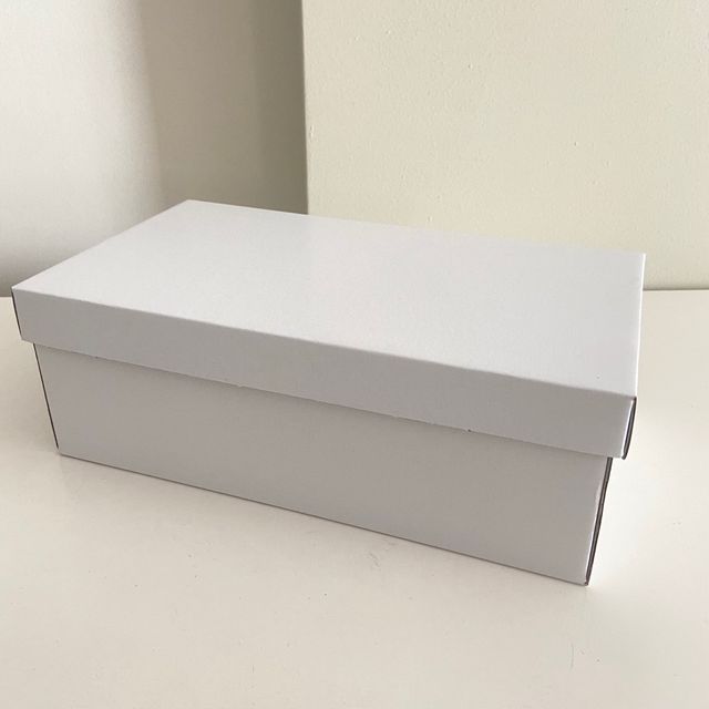 Caja blanca de zapatos  28x16x10 cm (LxAxh)