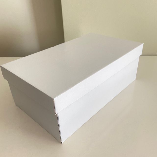 Caja blanca de zapatos  28x16x10 cm (LxAxh)