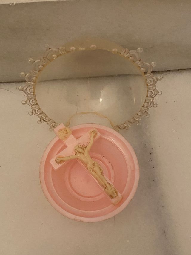 Conjunto de mini palangana y cruz