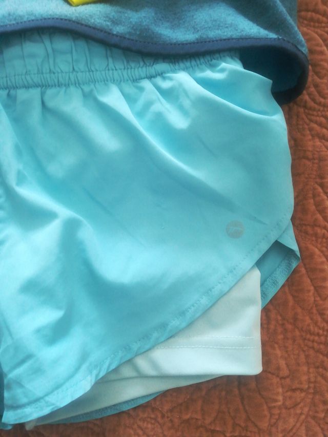conjunto deportivo:pantalón corto talla 10 y sudad