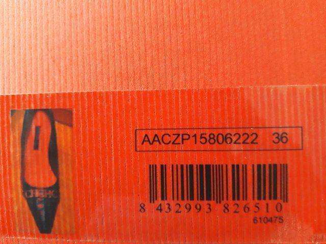 🟥Carolina Herrera. Zapatos de tacón.