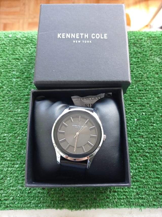 Reloj elegante Kenneth Cole nuevo