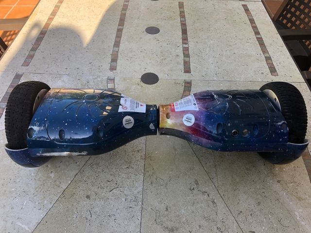 Hoverboard. Marca: Iwatboard. Patinete dos ruedas.