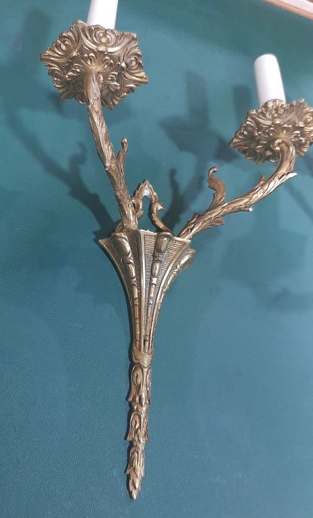 Apliques de pared antiguos de latón de segunda mano por 25 EUR en Valladolid en WALLAPOP