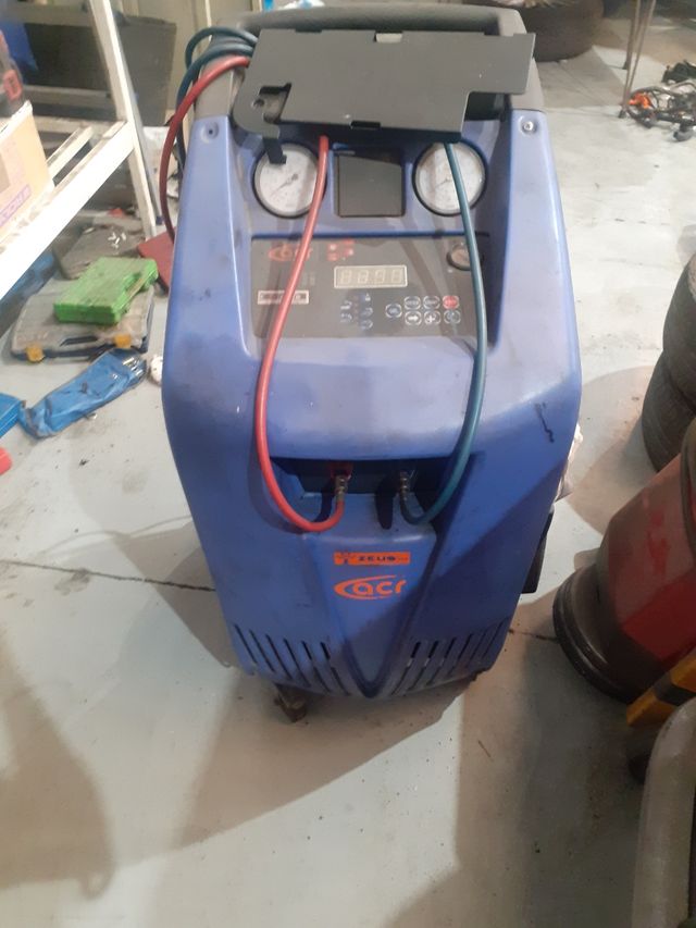Maquina de cargar aire acondicionado de segunda mano por 100 EUR en