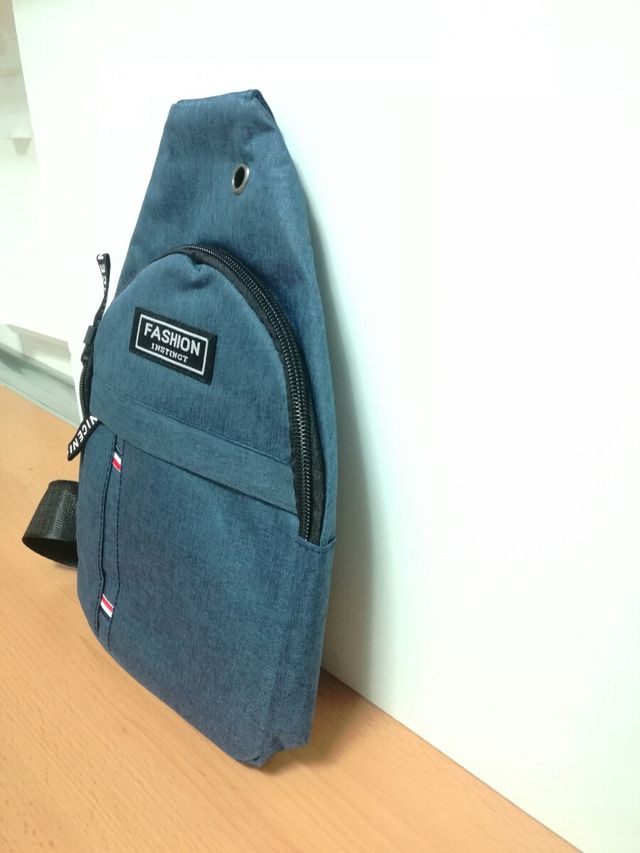 BOLSO DE PECHO TIPO BANDOLERA (NUEVO)