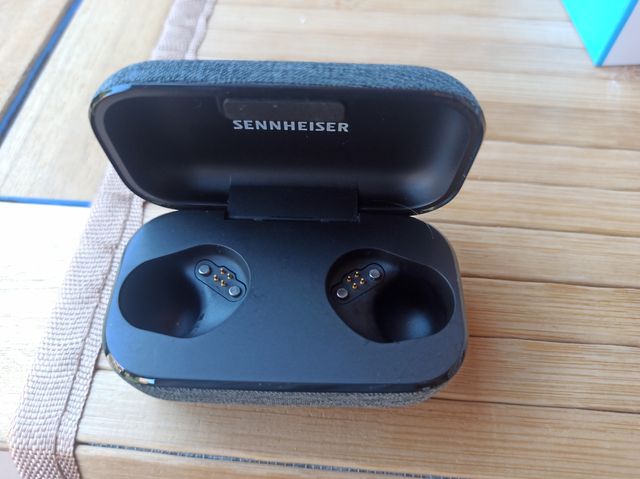 Caschi Momentum True Wireless2