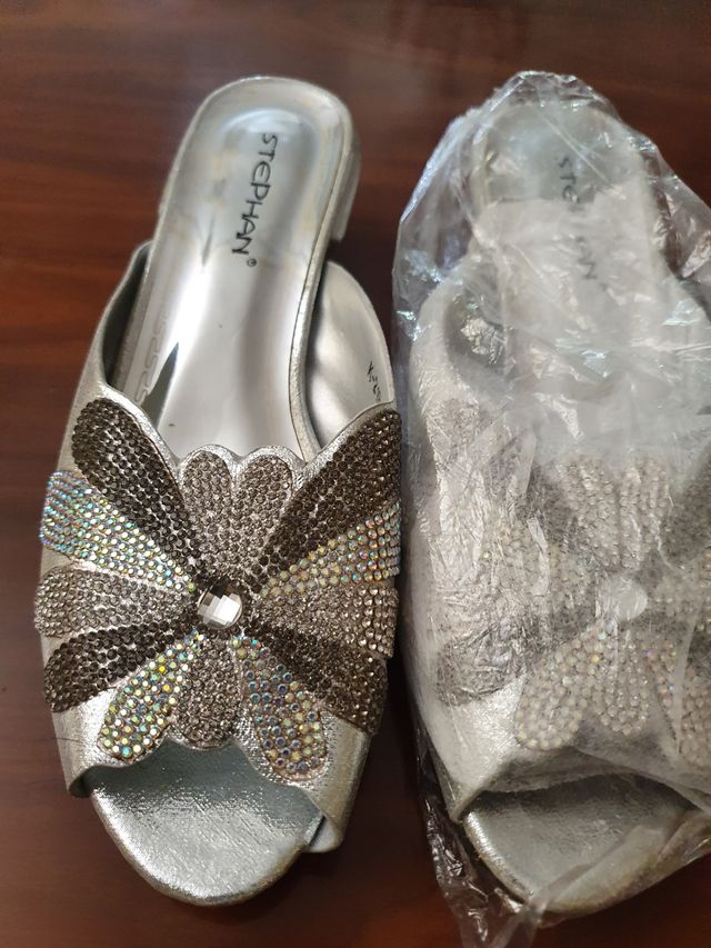 zapatos con pedreria