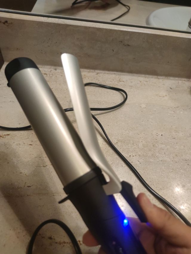 Rizador de pelo. tenacillas