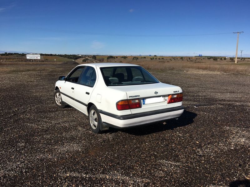 Nissan Primera 1994 - foto 1