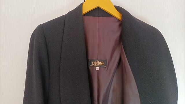 Abrigo lana 100%. T 48-50. Largo 1,08 cm