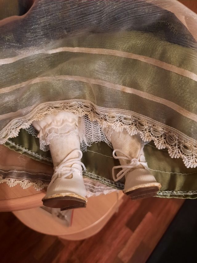 Muñeca porcelana 40 cm