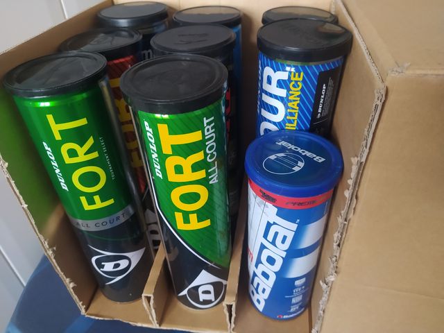 Pelotas de tenis (4 botes) / Pelotas de golf (40)