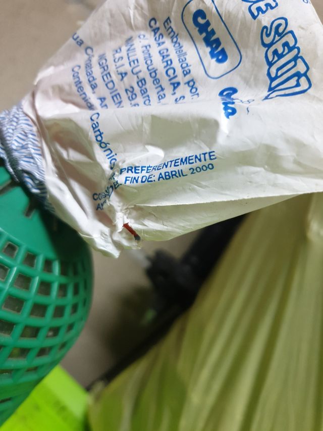 Antiguo sifon con su precinto