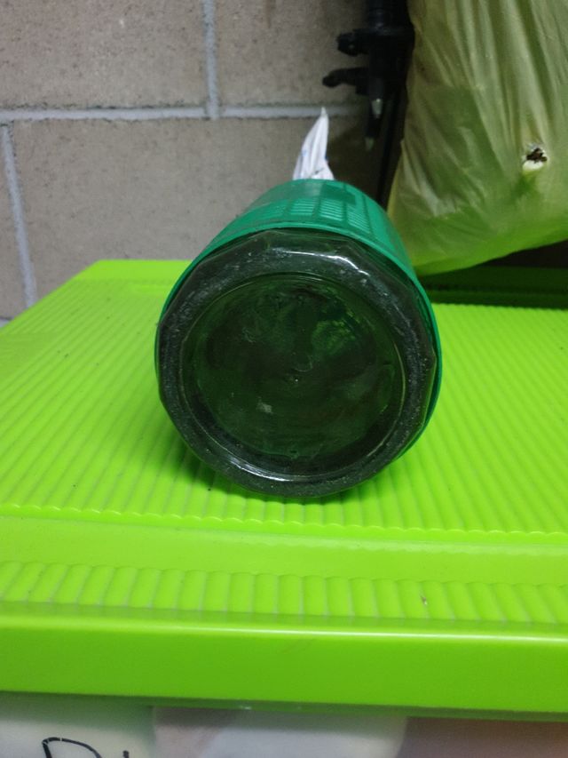 Antiguo sifon con su precinto