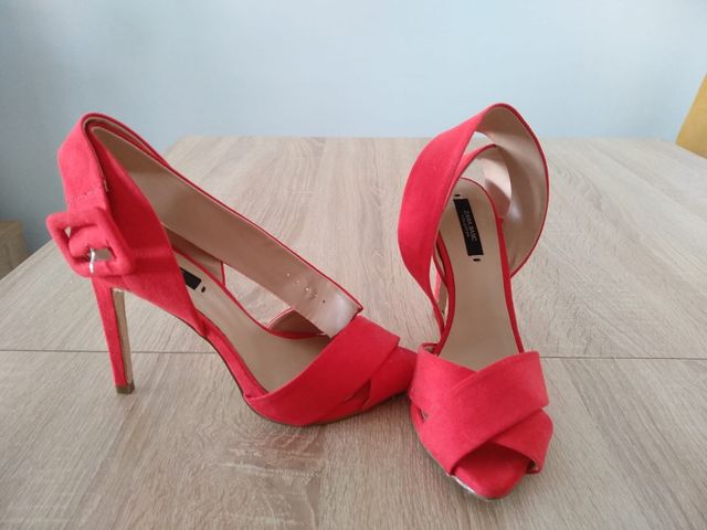 Zapatos tacón rojo