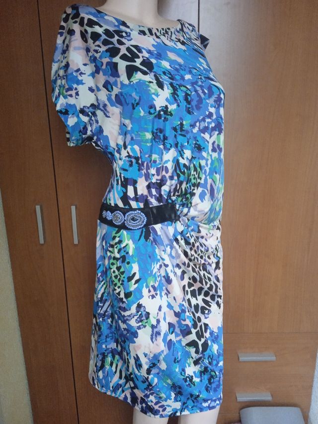 VESTIDOS 2 POR 4 € T/M. L.