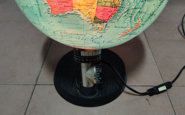 BOLA DEL MUNDO CON LUZ