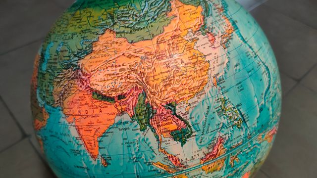 BOLA DEL MUNDO CON LUZ