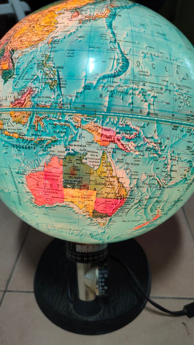 BOLA DEL MUNDO CON LUZ