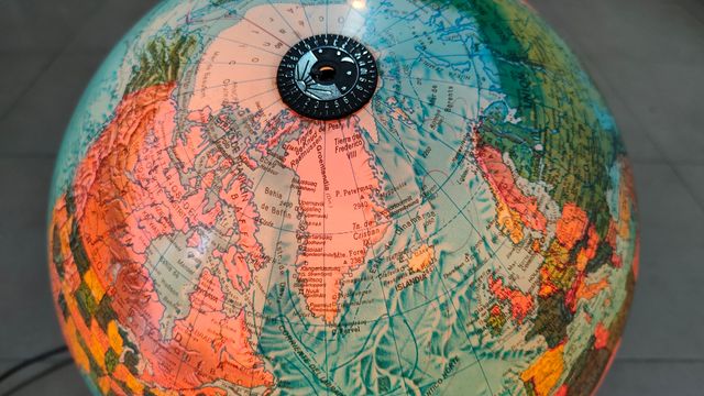 BOLA DEL MUNDO CON LUZ