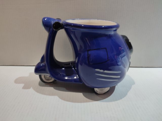 Taza portalapices cerámica Vespa. Montesa Puch