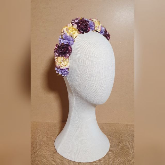 Corona flores malva y amarillo