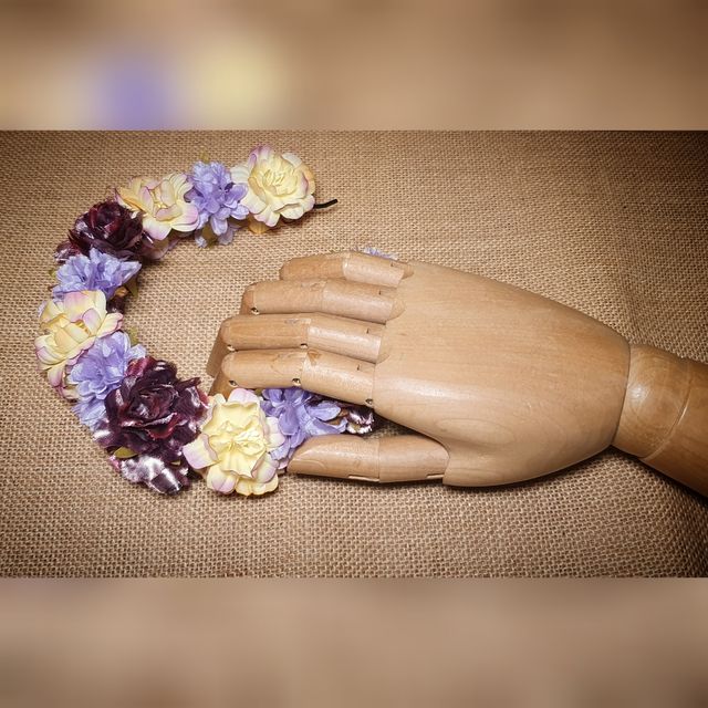 Corona flores malva y amarillo