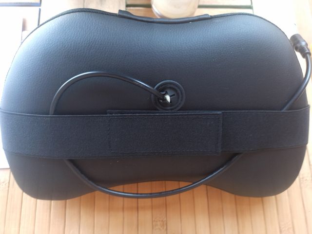 Massaggiatore cervicale Arealer per auto e casa