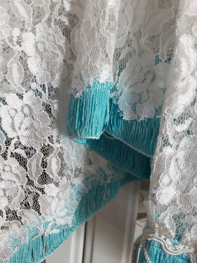 Chaqueta chal verano de tul y flecos