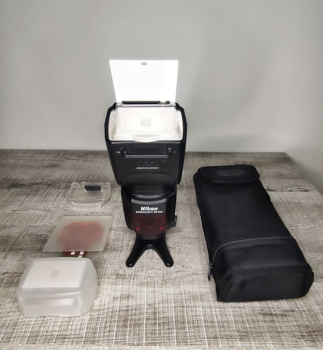 Kit Nikon D7100 + 2 objetivos + flash nikon + moch