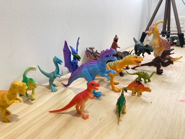 Colección de 17 dinosaurio de juguete