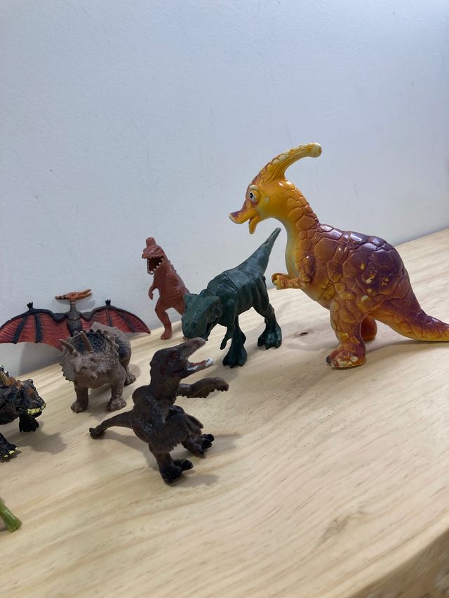 Colección de 17 dinosaurio de juguete