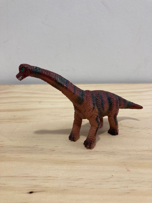 4 dinosaurios realistas de juguete