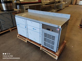 mesa fria de 2 puertas de 1.5m